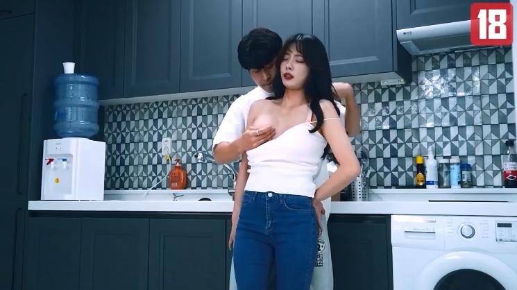 phim sex anh trai hiếp dâm em gái Chị gái dâm có hình xăm dễ thương